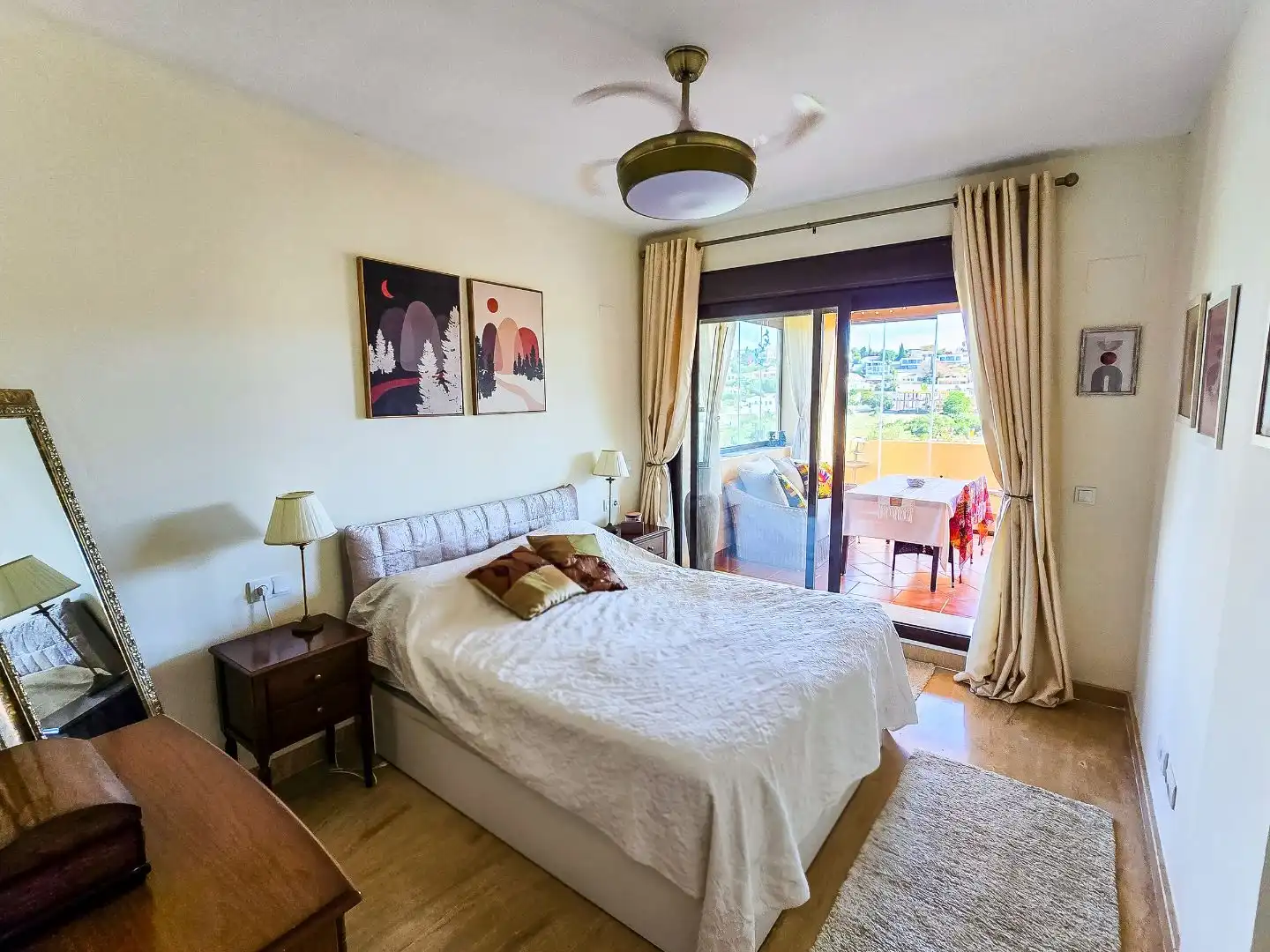 Habitación de Piso en venta en Estepona con Aire acondicionado, Terraza y Balcón