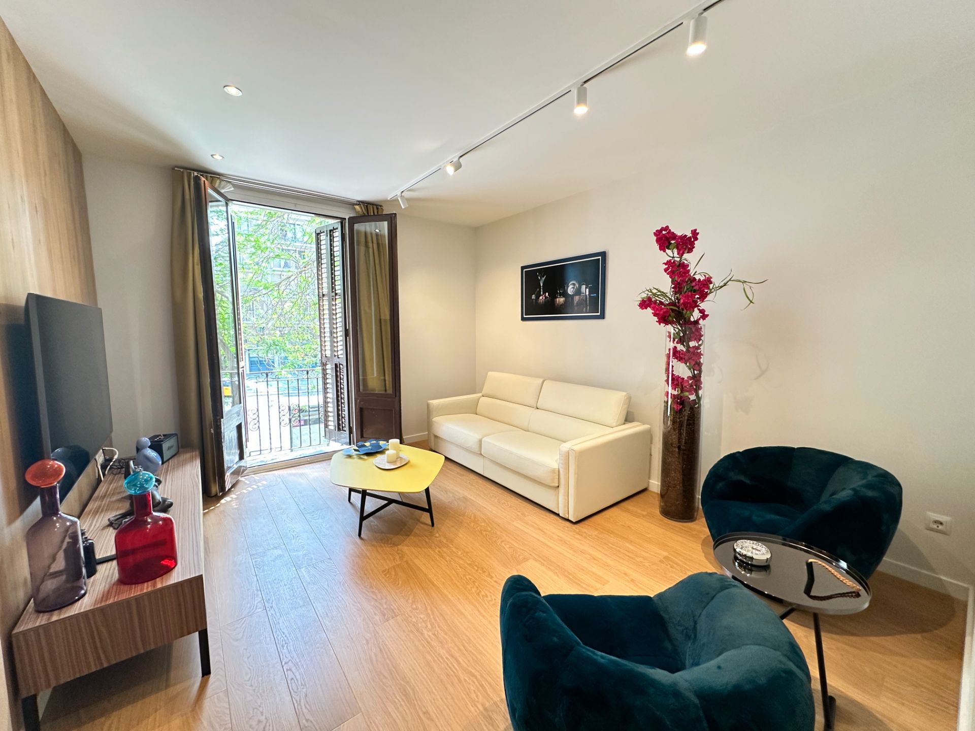 Living room of Flat to rent in  Barcelona Capital  with Air Conditioner, Heating and Parquet flooring