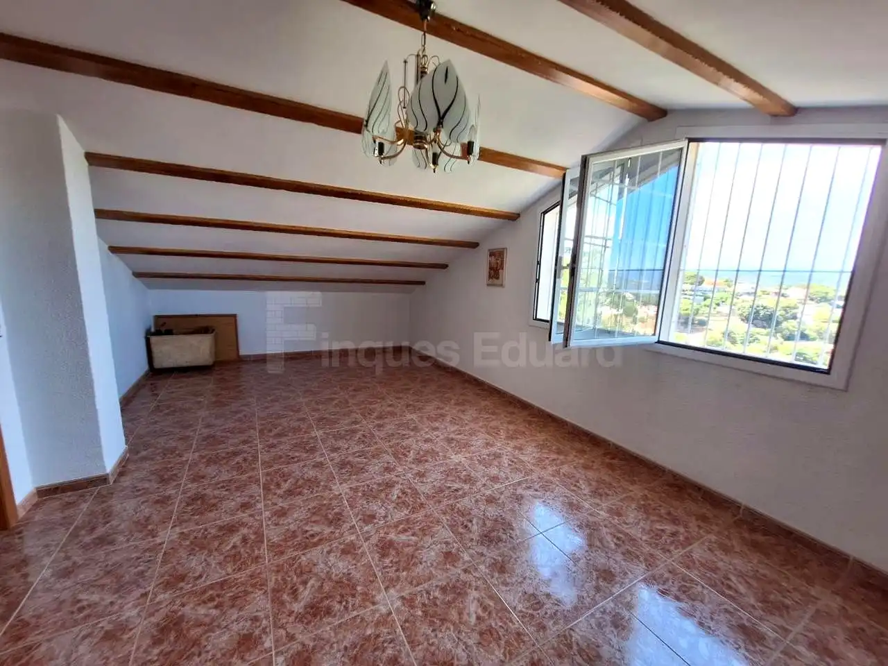 Sala d'estar de Casa o xalet en venda en Argentona amb Calefacció, Jardí privat i Terrassa