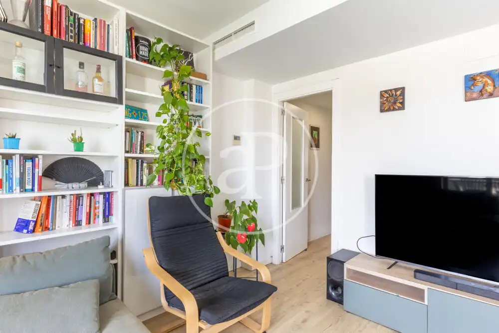Wohnzimmer von Dachboden zum Verkauf in Valencia mit Klimaanlage, Heizung und Privatgarten