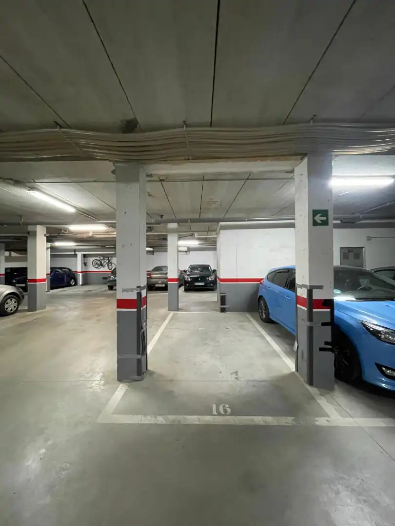 Parkplatz von Dachboden zur Miete in Venta de Baños mit Heizung, Parkett und Terrasse