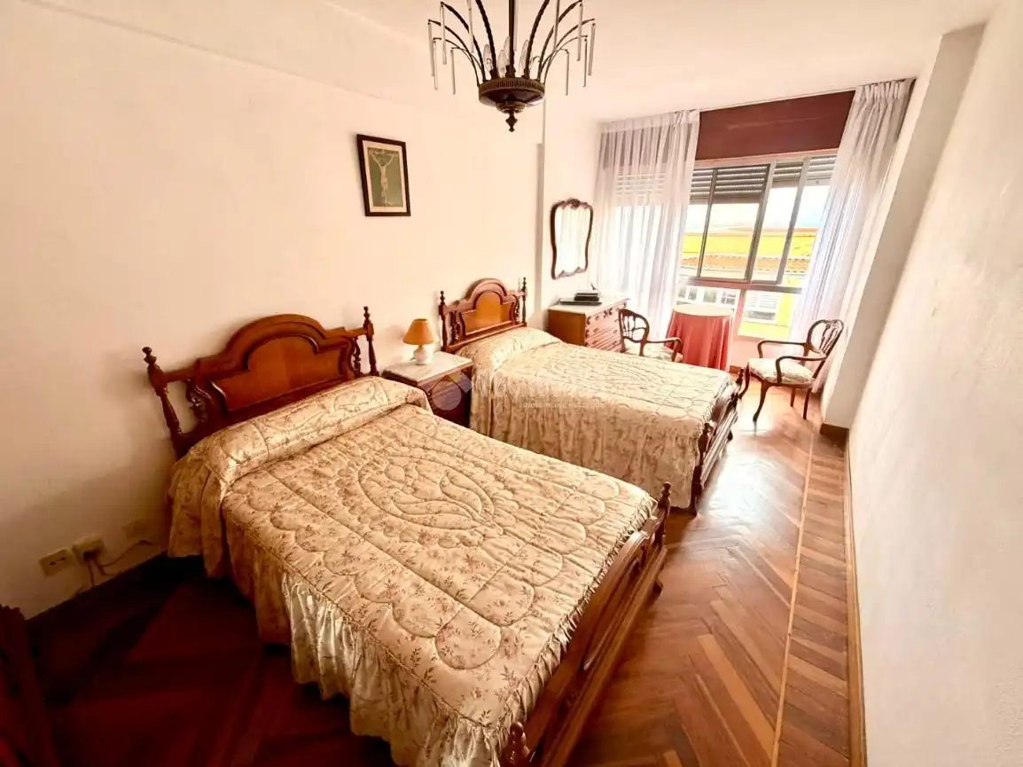 Habitación de Piso en venta en Santander con Calefacción y Parquet
