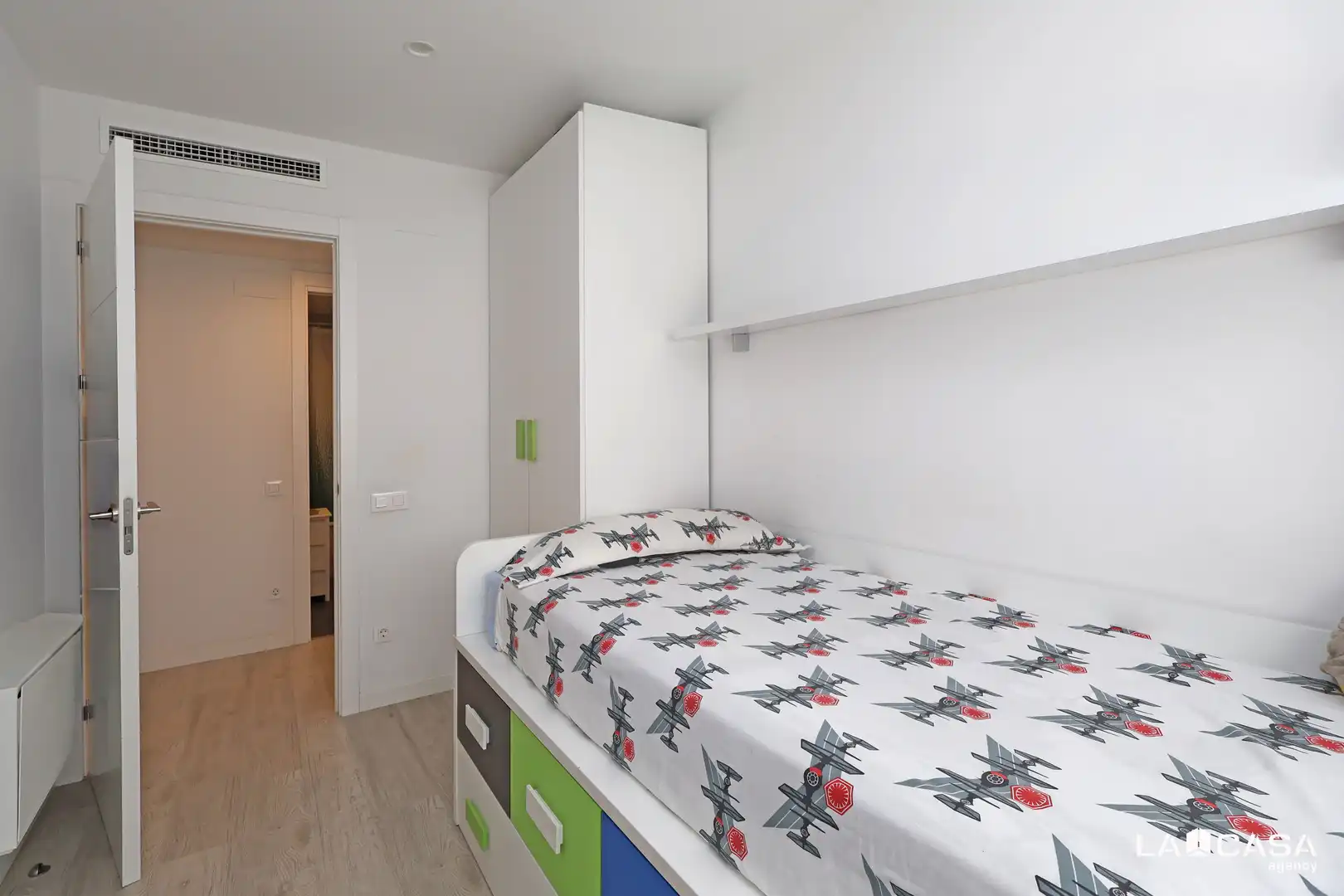 Bedroom of Flat for sale in L'Hospitalet de Llobregat  with Terrace and Swimming Pool