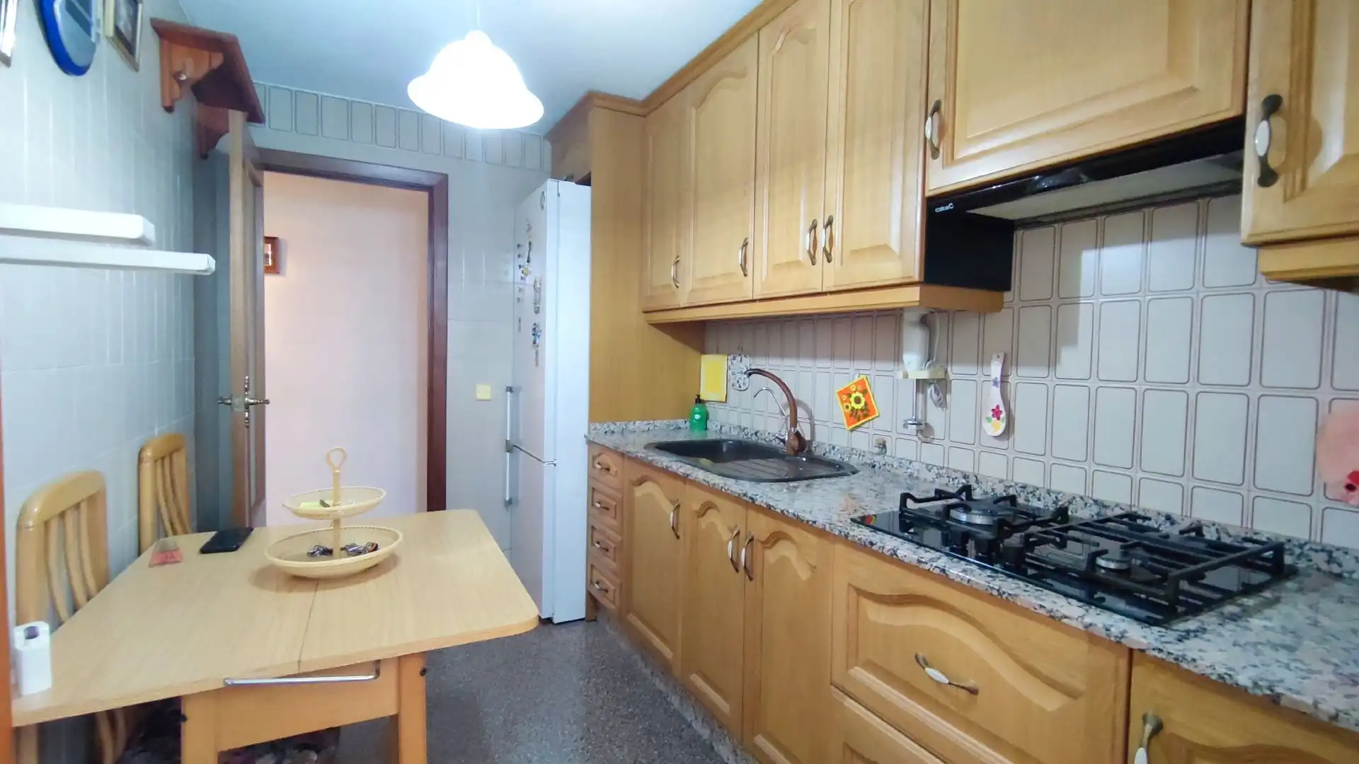Cuina de Pis en venda en Alicante / Alacant amb Moblat i Balcó