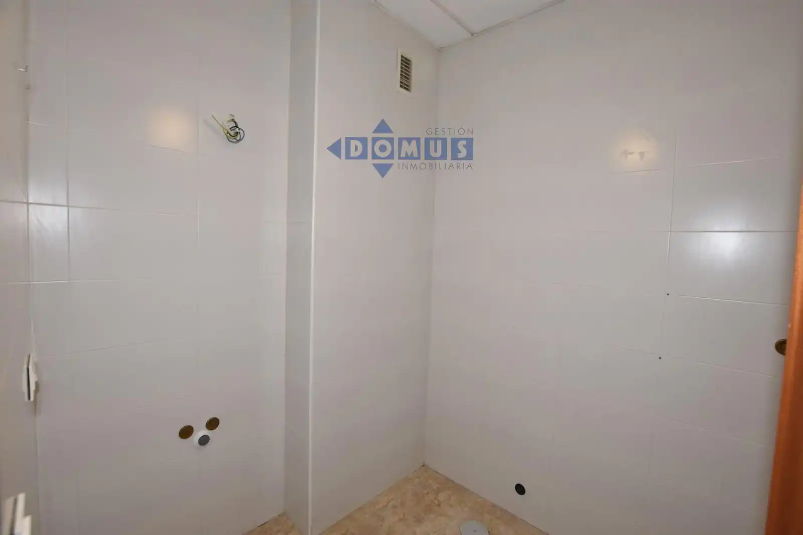 Baño de Piso de alquiler en Ronda con Aire acondicionado y Calefacción