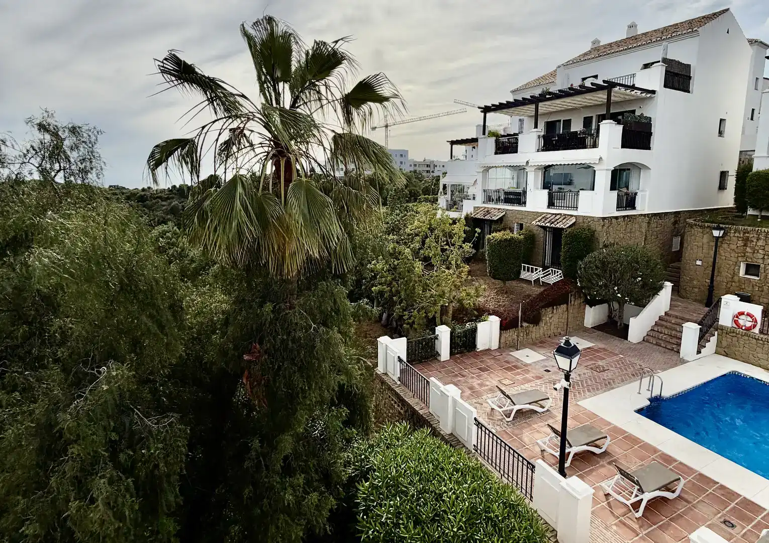 Jardí de Dúplex en venda en Marbella amb Aire condicionat i Piscina
