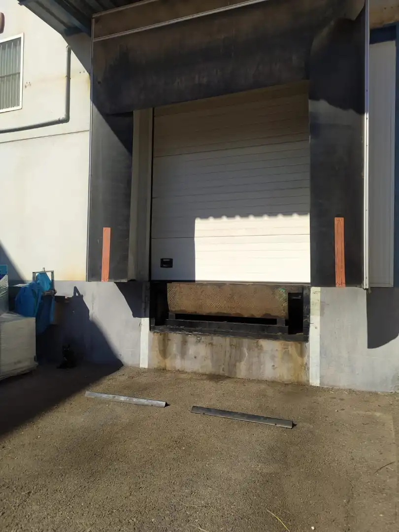 Vista exterior de Nau industrial en venda en Llíria amb Calefacció i Alarma