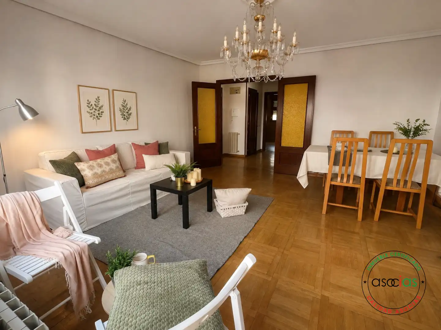 Sala d'estar de Pis en venda en Gijón  amb Calefacció, Jardí privat i Parquet
