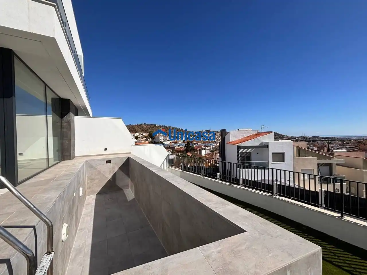 Terrace of Detached homes for sale in Puerto de la Torre - Atabal