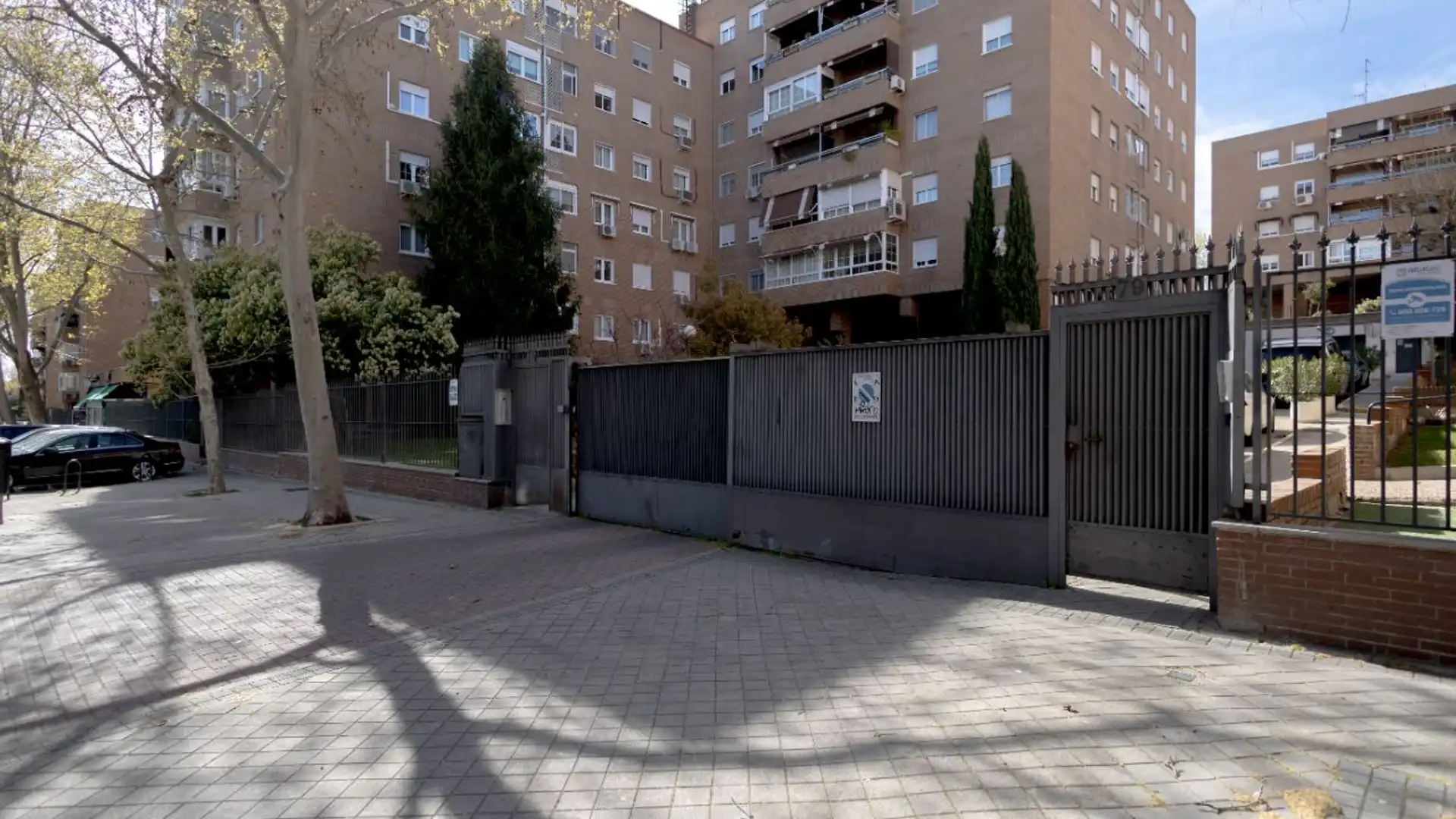 Exterior view of Garage for sale in  Madrid Capital  with Alarm