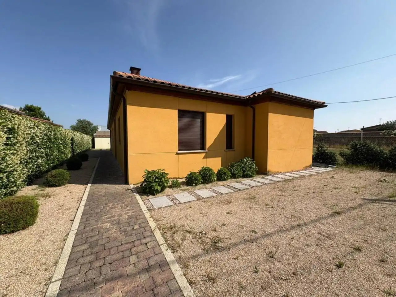 Vista exterior de Casa o xalet en venda en Sancti-Spíritus (Salamanca) amb Calefacció, Jardí privat i Moblat
