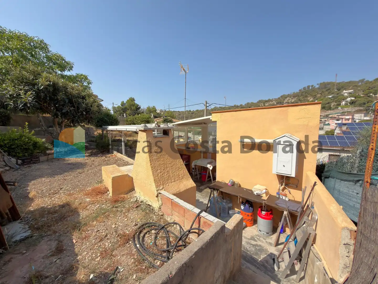 Vista exterior de Casa o xalet en venda en Cubelles amb Aire condicionat, Jardí privat i Terrassa