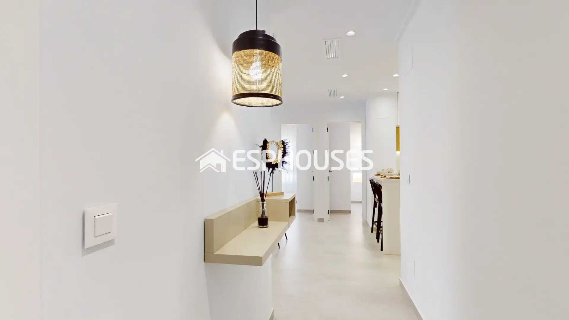 Bajo con terraza en venta en El Raso, imagen 3