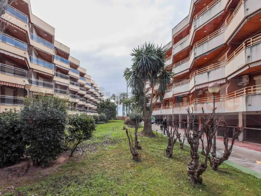 Vista exterior de Piso en venta en Cambrils con Piscina