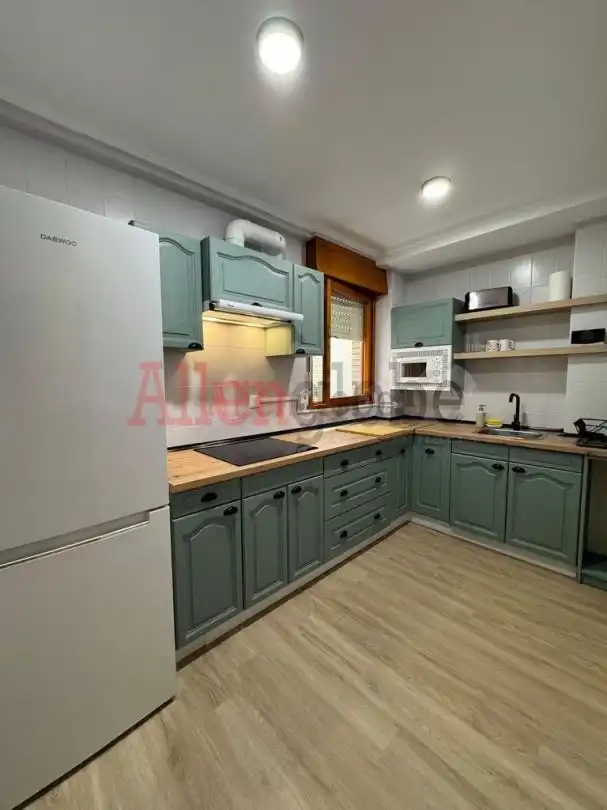 Piso de alquiler en Calle Joaquín Blume, Fozaneldi - Tenderina