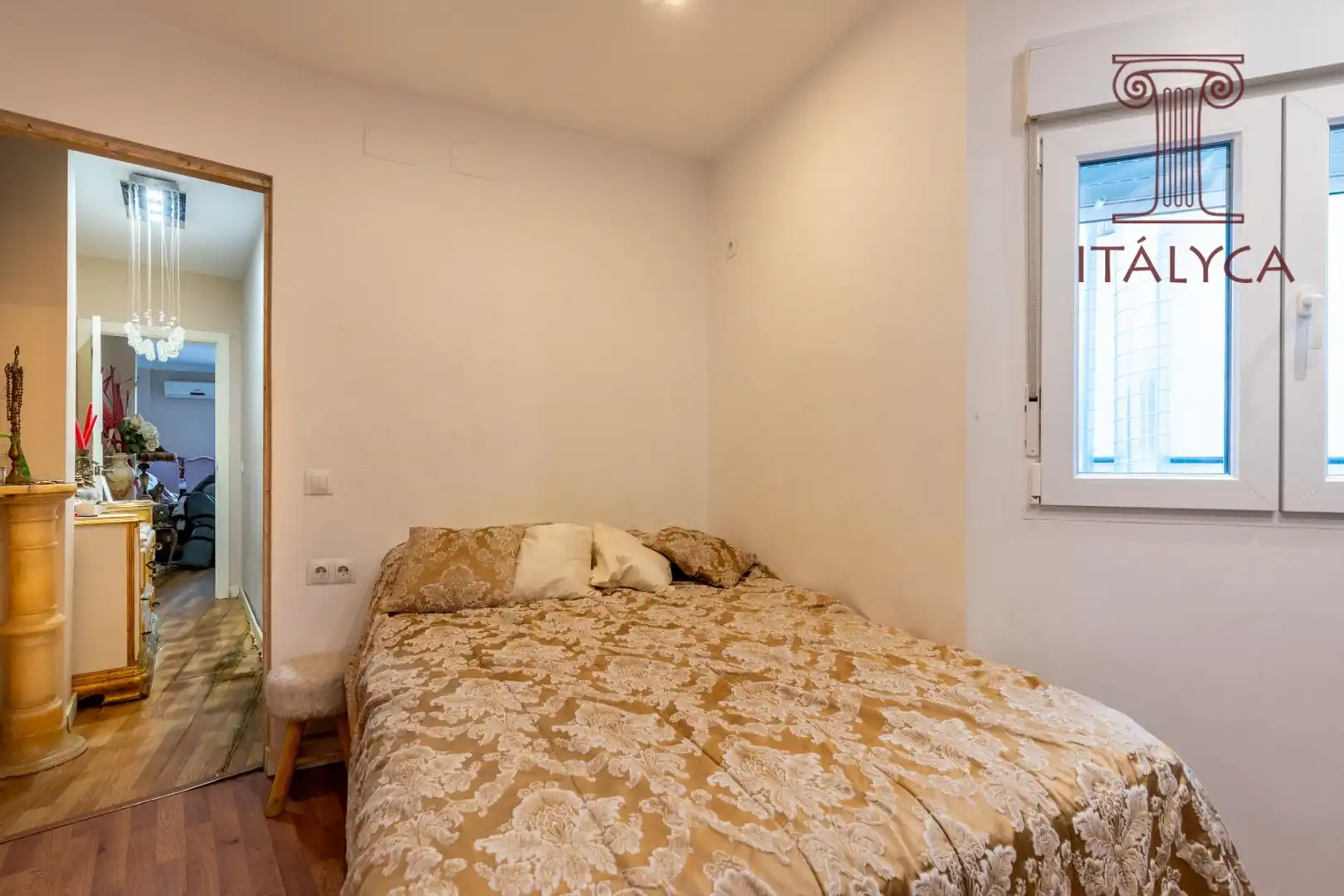 Bedroom of Flat for sale in Sevilla  with Air Conditioner, Heating and Terrace