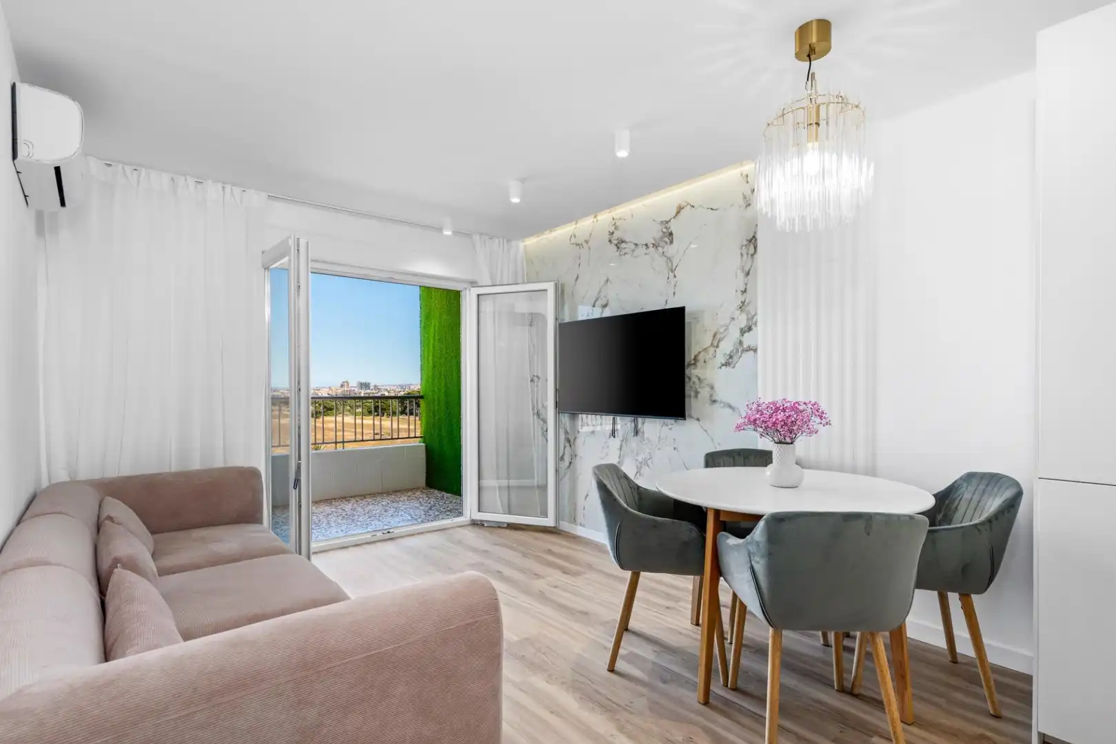 Apartament amb terrassa en venda a Calle Cala Dorada, imagen 3