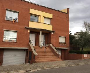 Exterior view of Single-family semi-detached for sale in Girona Capital  with Air Conditioner, Private garden and Terrace