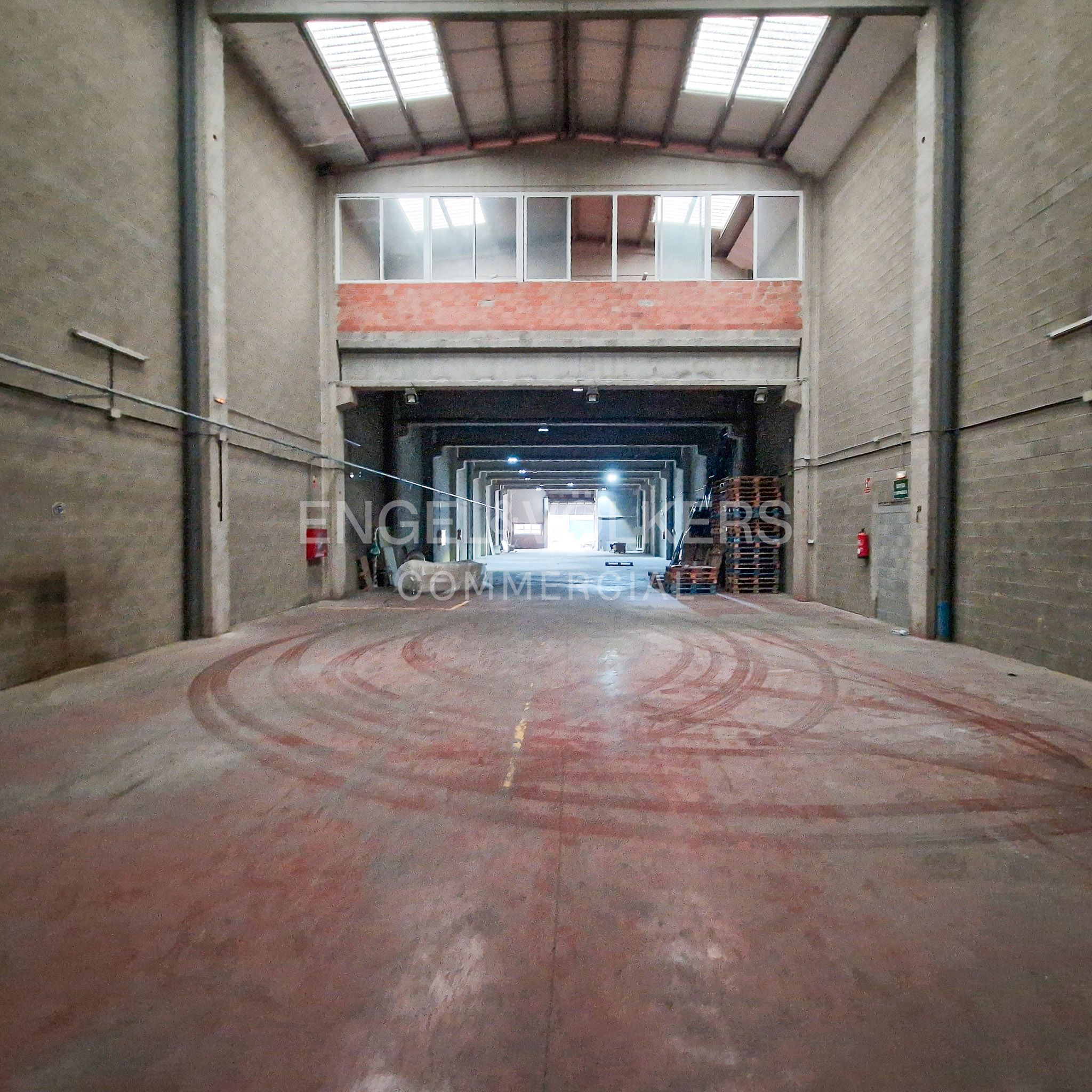 Nau industrial en venda en Sant Feliu de Llobregat