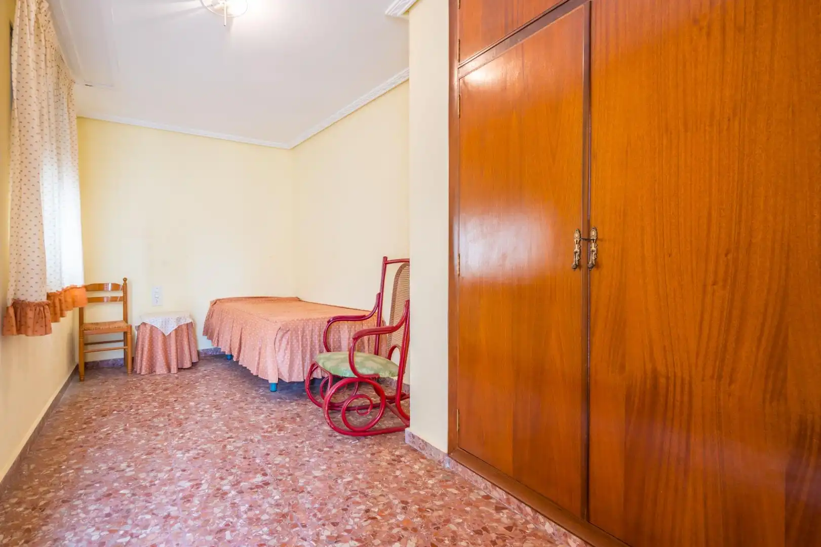 Habitación de Casa adosada en venta en Sagunto / Sagunt con Terraza