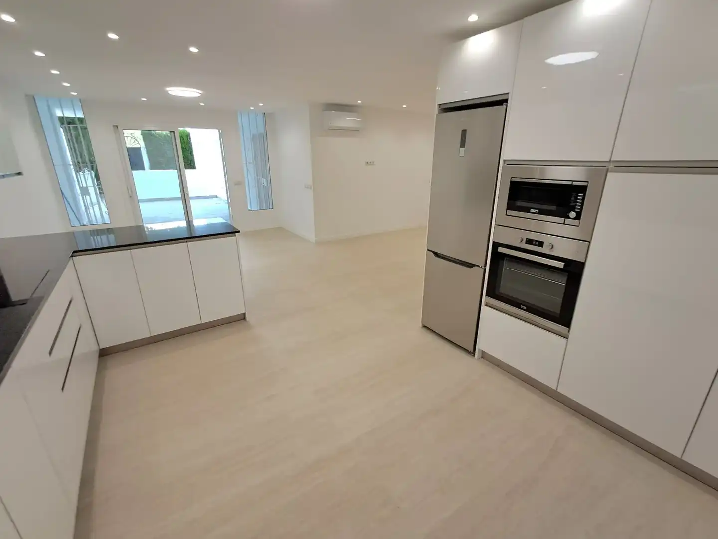 Cocina de Apartamento en venta en Benalmádena con Aire acondicionado, Calefacción y Jardín privado