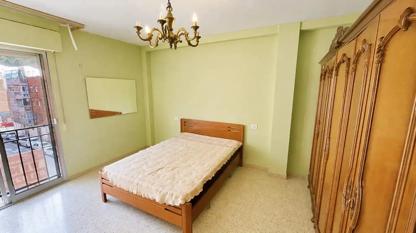 Bedroom of Flat for sale in Granada  with Heating, Furnished and Balcony