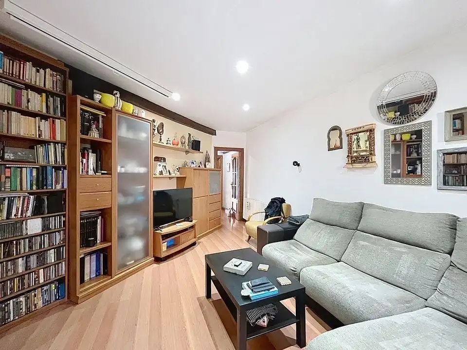 Sala de estar de Apartamento en venta en Barcelona con Aire acondicionado, Calefacción y Parquet