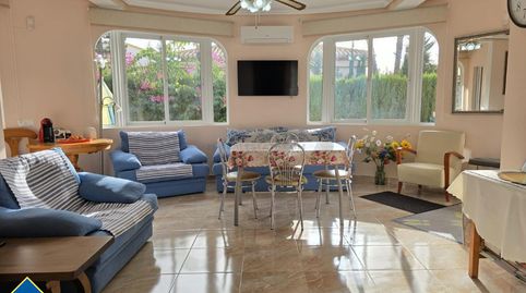 Villa con piscina privada, en la provincia de Alicante, en la ciudad de Orihuela Costa. 3 habitaciones | 105 m² | 1 kilómetro del, imatge 3