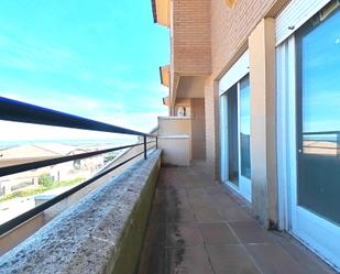 Vista exterior de Casa adosada en venda en Puertollano amb Jardí privat, Terrassa i Traster