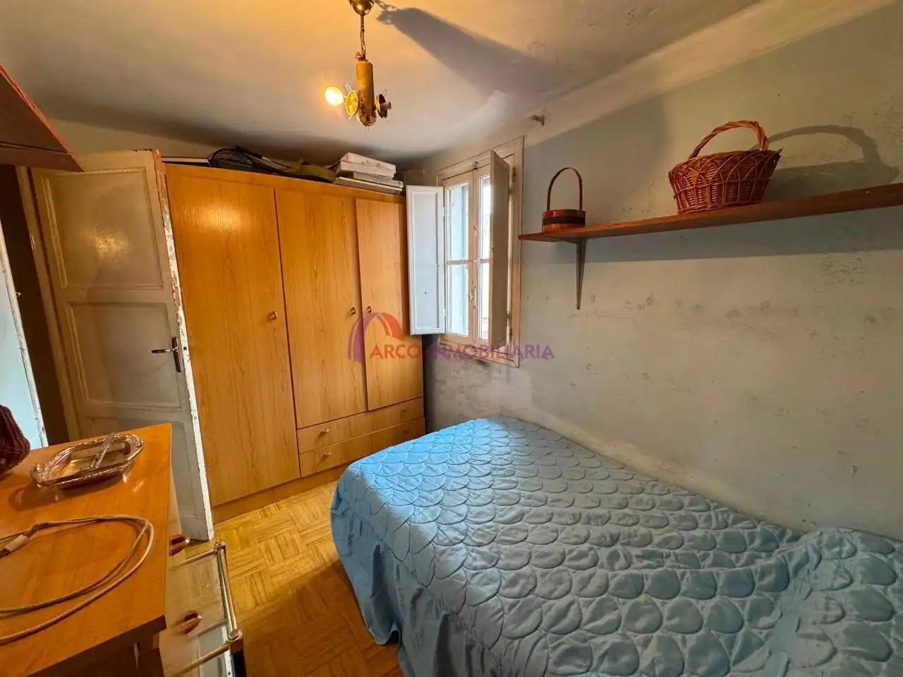 Habitación de Casa adosada en venta en Burgos con Calefacción