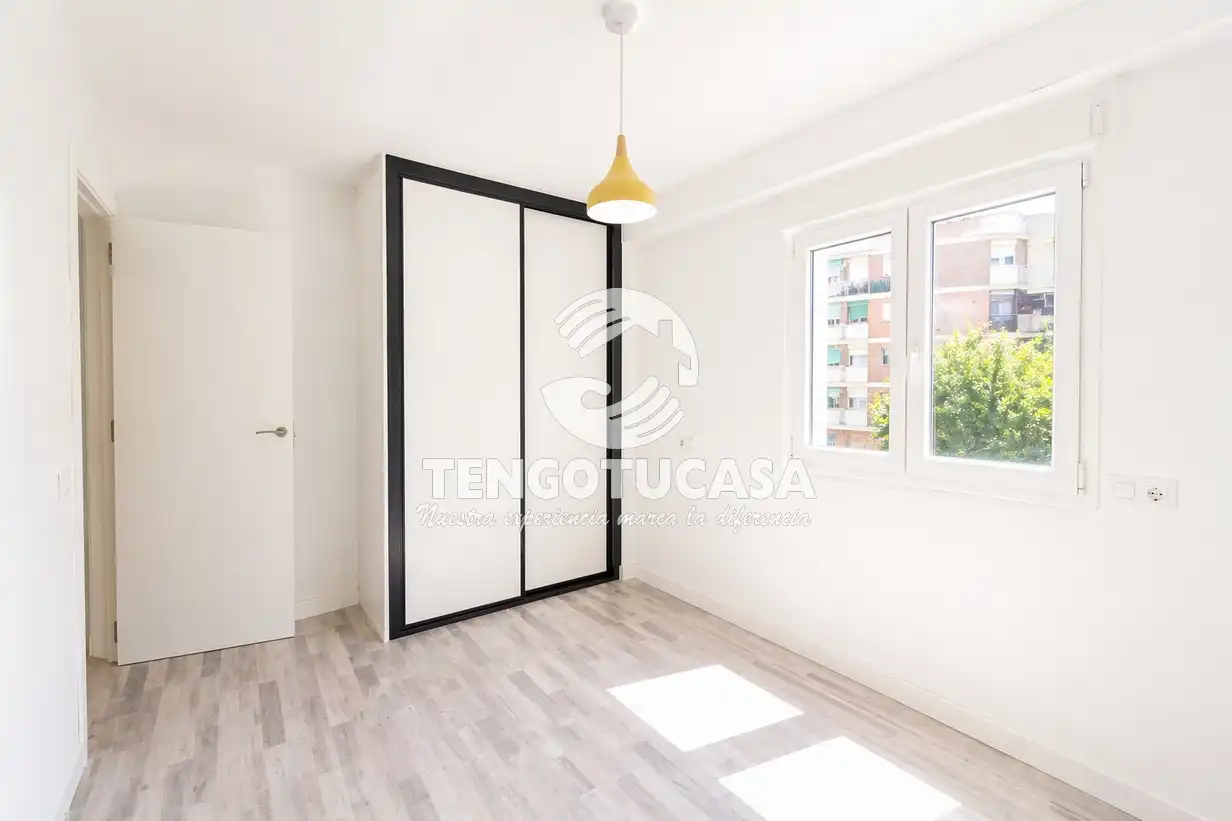 Bedroom of Flat for rent in Madrid  with Air Conditioner, Heating and Furnished
