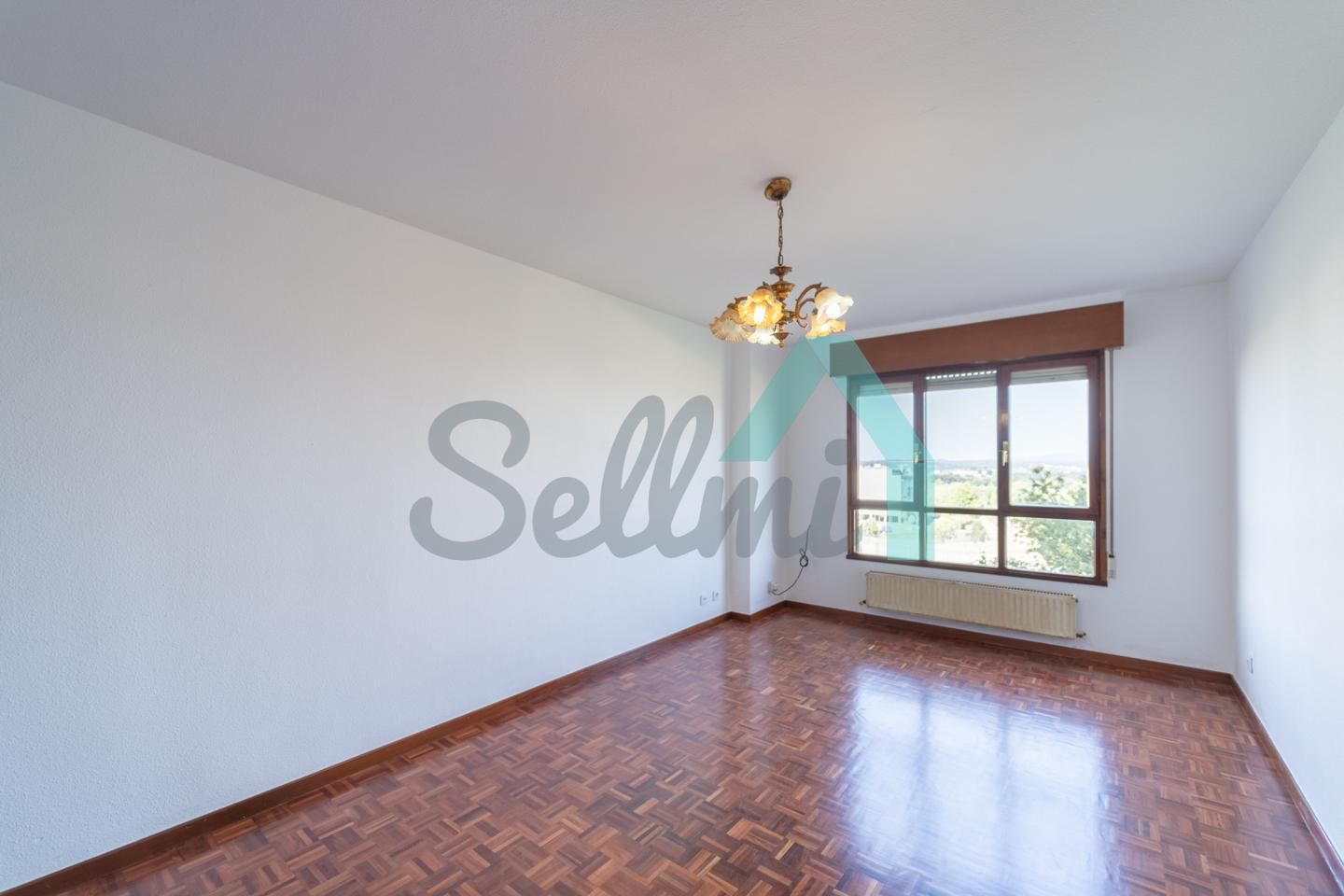 Bedroom of Flat to rent in Oviedo   with Heating, Parquet flooring and Storage room
