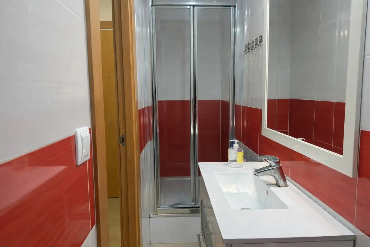 Bathroom of Flat for sale in Cornellà de Llobregat  with Terrace and Washing machine