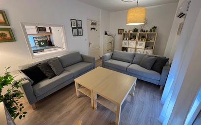 Sala d'estar de Pis en venda en  Jaén Capital amb Aire condicionat, Parquet i Moblat