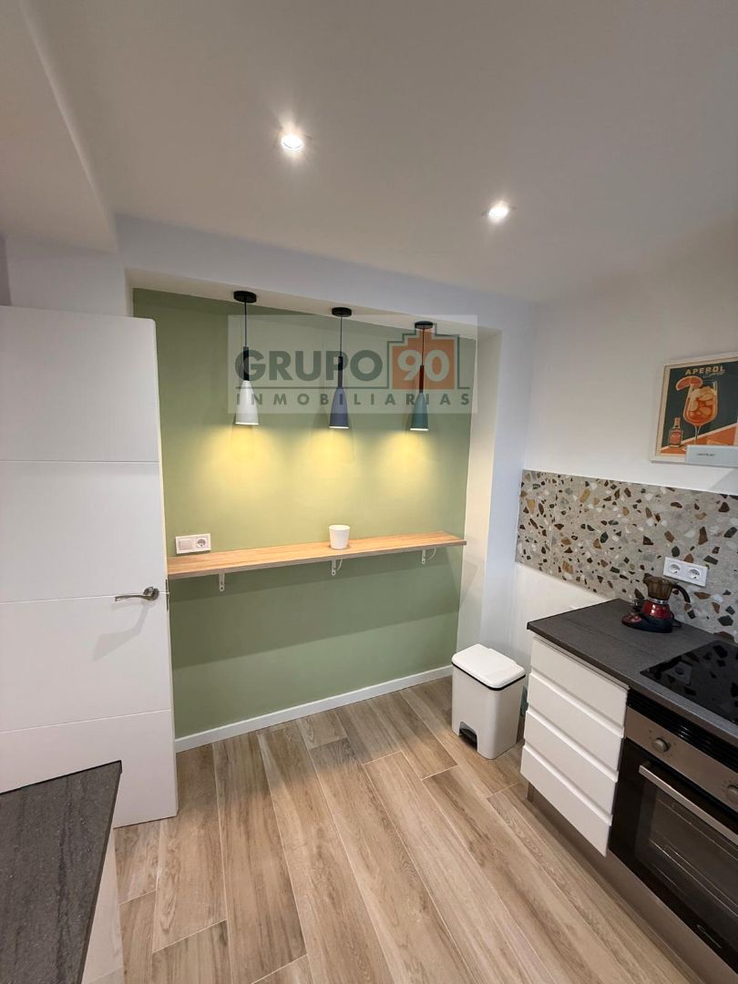 Kitchen of Flat for sale in  Valencia Capital  with Air Conditioner