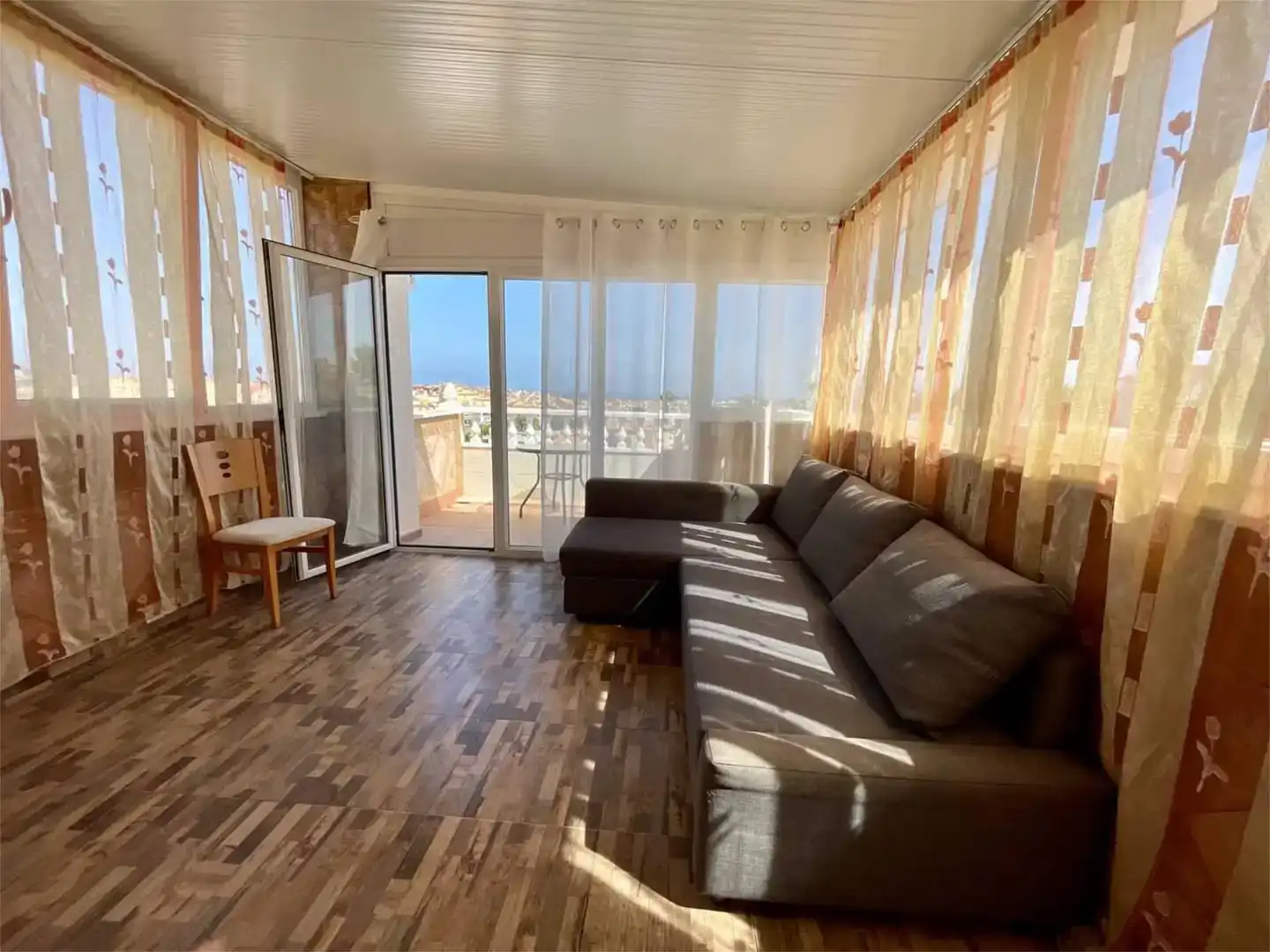 Sala d'estar de Pis en venda en San Miguel de Salinas amb Aire condicionat, Piscina i Balcó