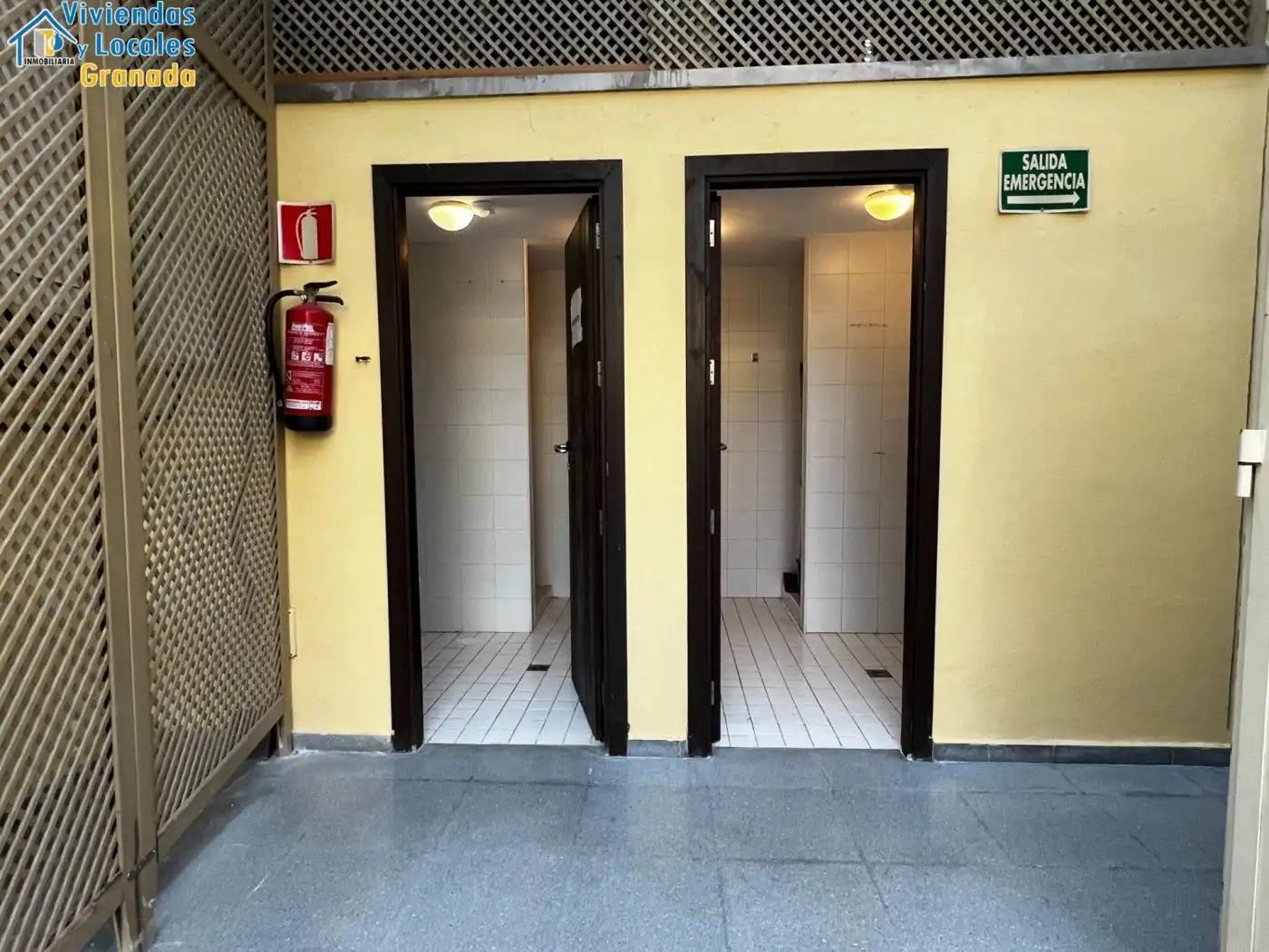 Badezimmer von Gebäude zur Miete in Granada
