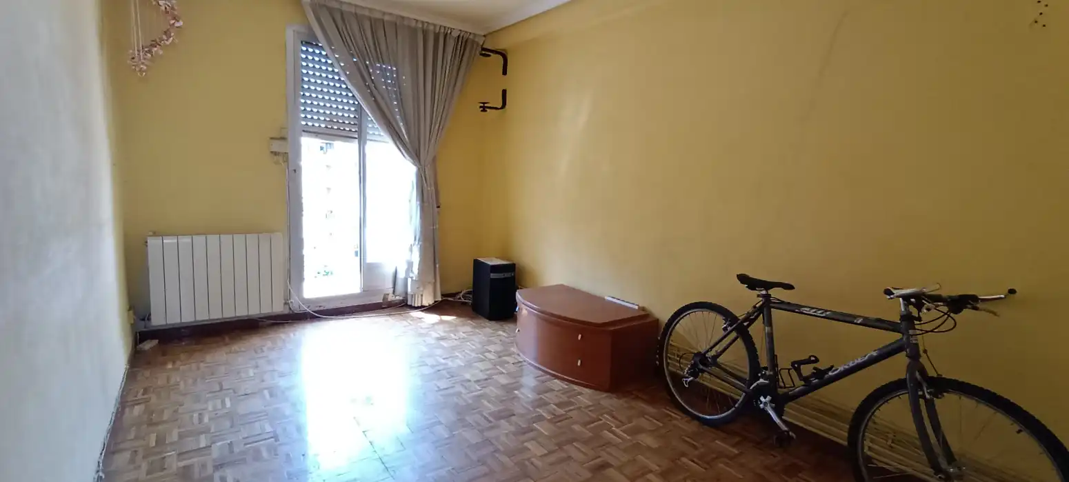 Sala d'estar de Pis en venda en  Logroño amb Calefacció, Parquet i Terrassa