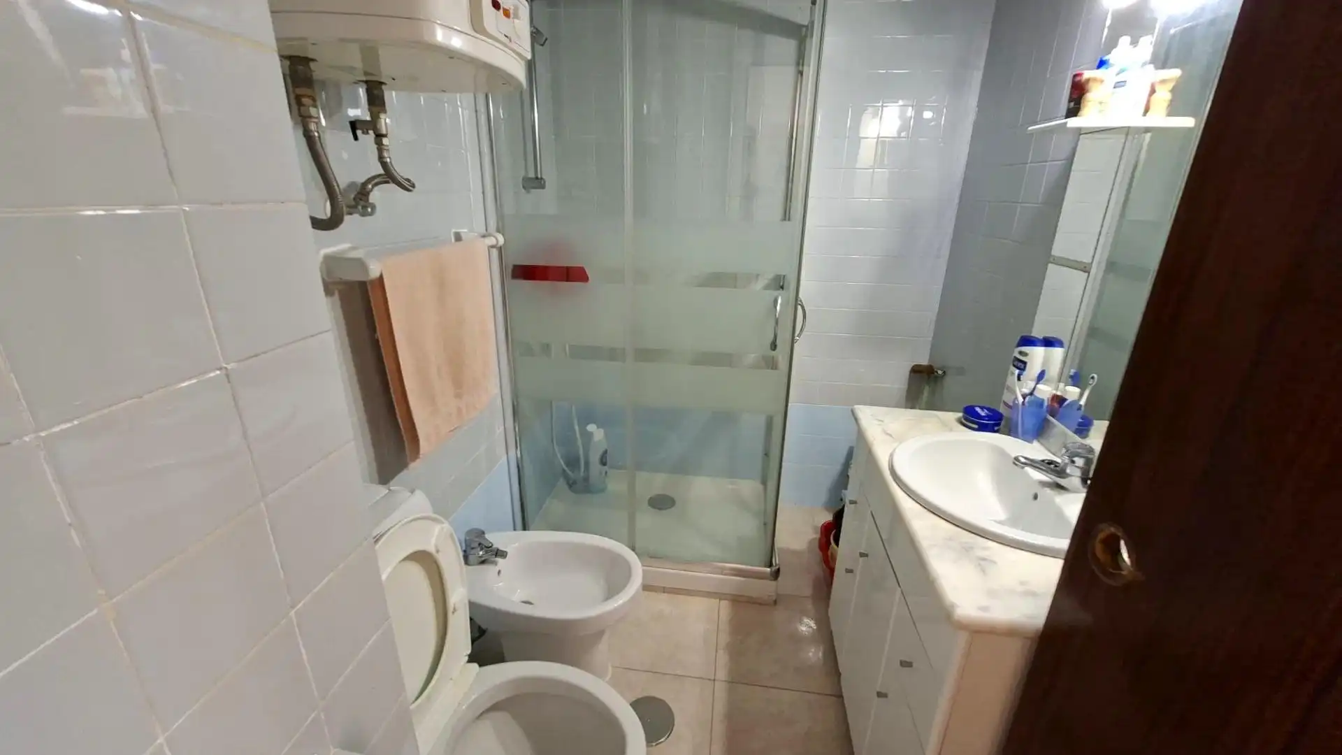 Baño de Apartamento en venta en Benidorm con Jardín privado, Amueblado y Piscina comunitaria