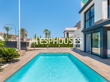 Chalet con balcón en venta en Mar Menor de Cartagena – Cabo de Palos