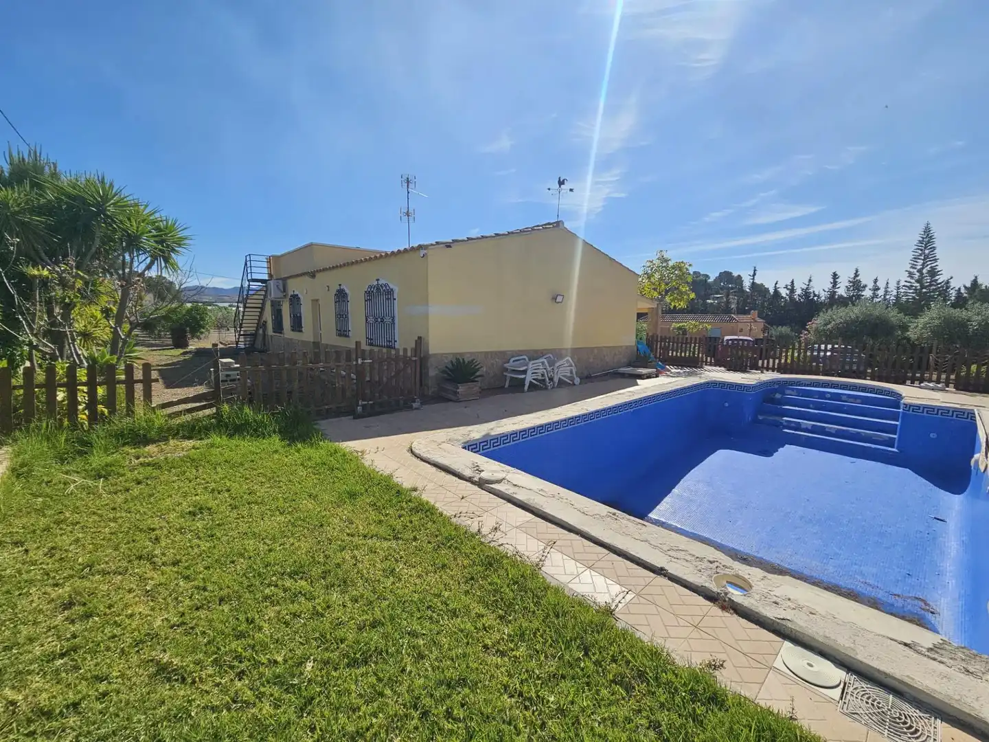 Piscina de Casa o xalet en venda en Águilas amb Jardí privat, Terrassa i Traster