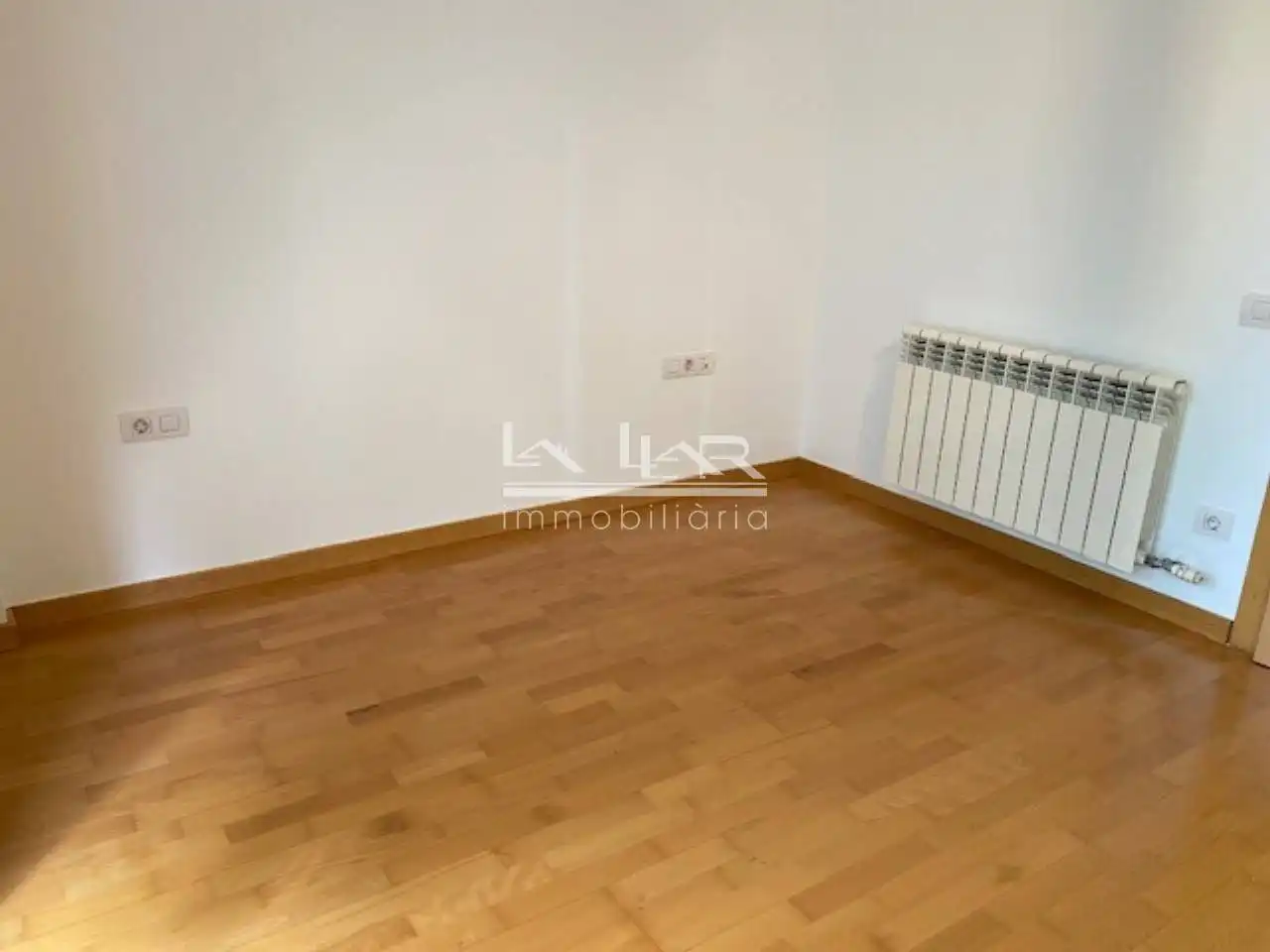 Bedroom of Flat for sale in Vic  with Heating and Balcony