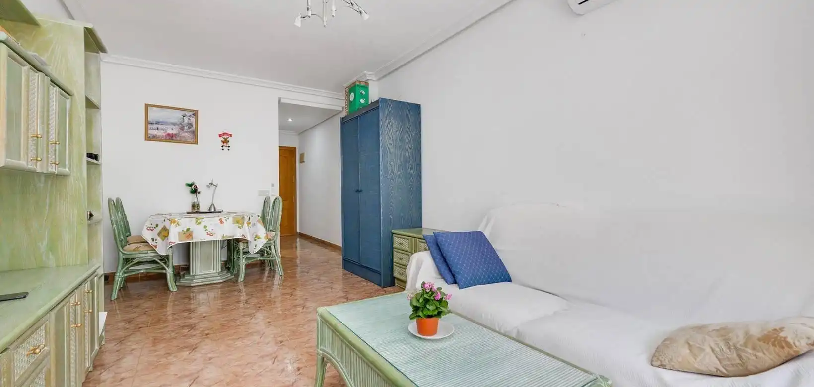 Sala d'estar de Apartament en venda en Torrevieja amb Aire condicionat, Calefacció i Terrassa