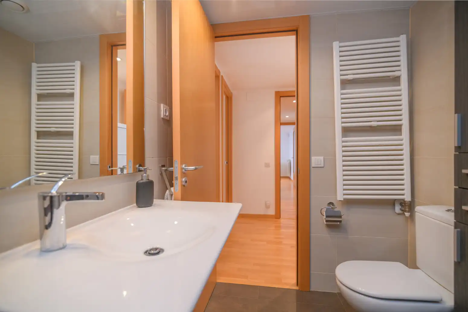 Baño de Piso en venta en Viladecans con Aire acondicionado, Calefacción y Jardín privado