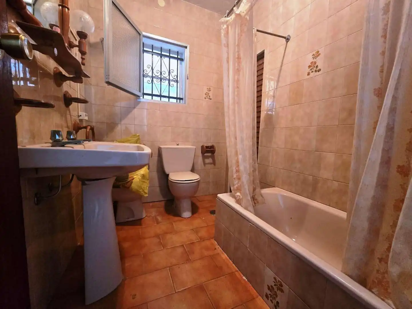Baño de Casa o chalet en venta en Valencina de la Concepción con Terraza, Trastero y Piscina