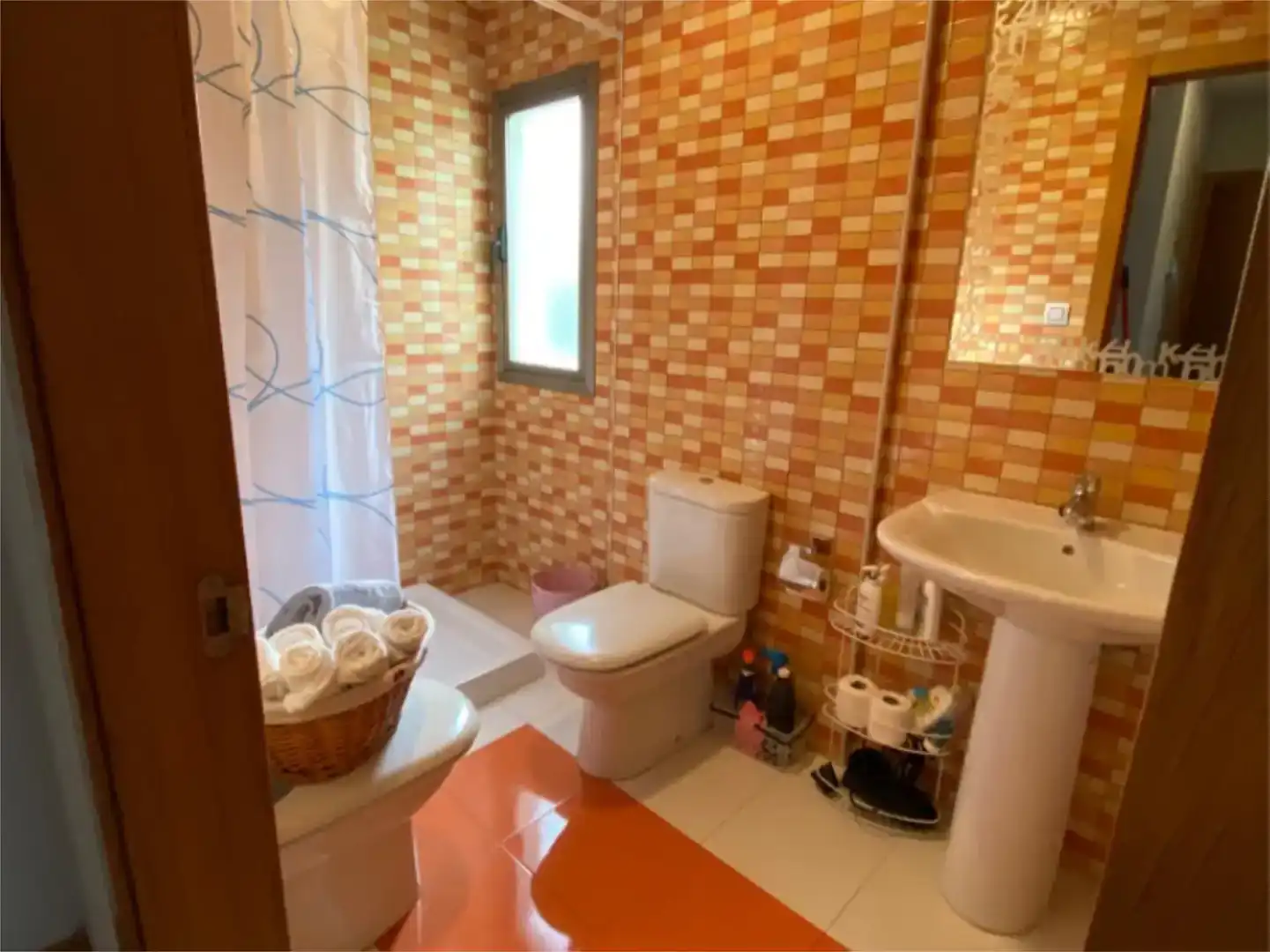 Baño de Apartamento en venta en Cortes de Pallás con Aire acondicionado, Parquet y Amueblado