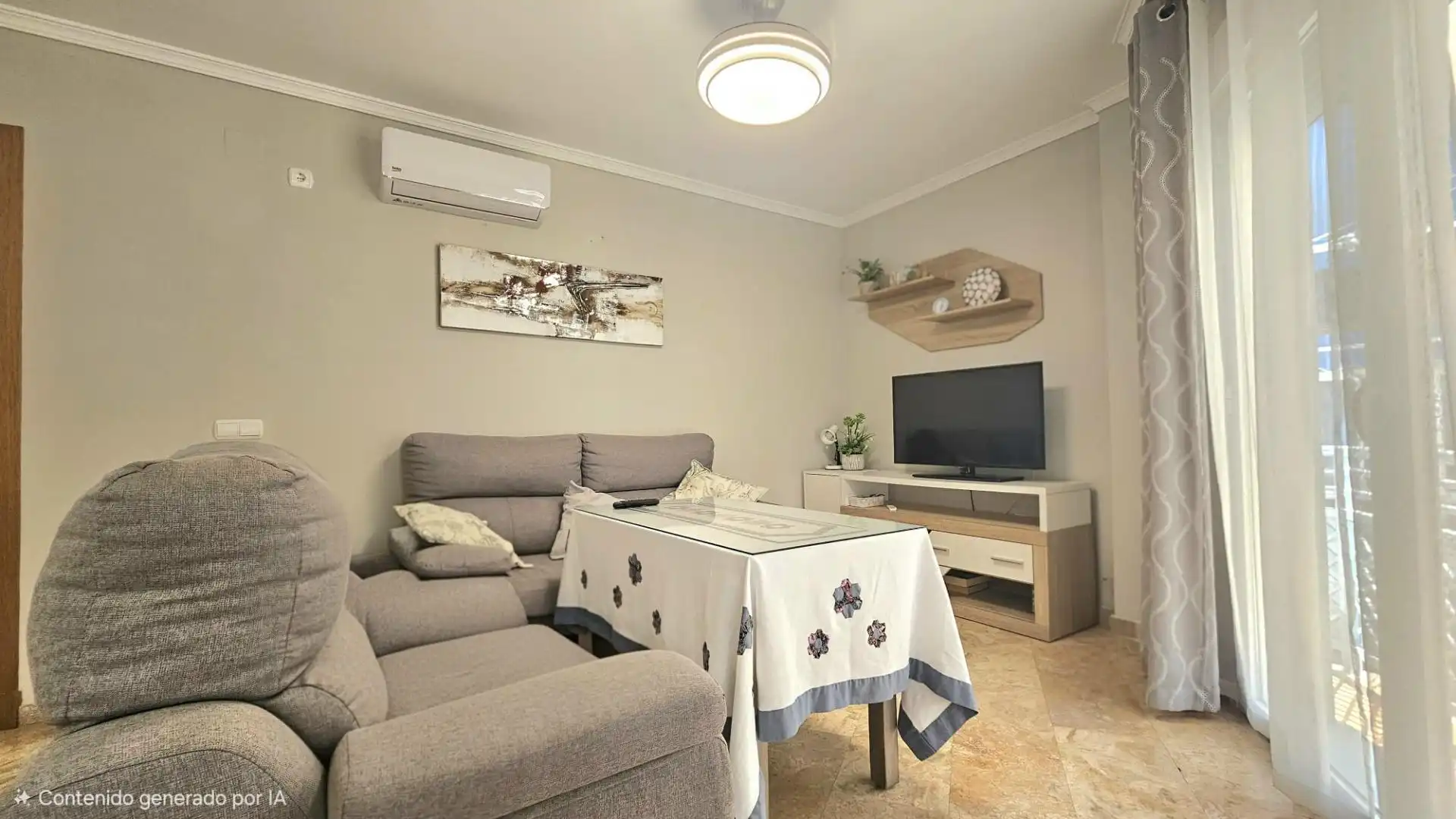 Sala d'estar de Pis en venda en Fuengirola amb Aire condicionat, Terrassa i Moblat