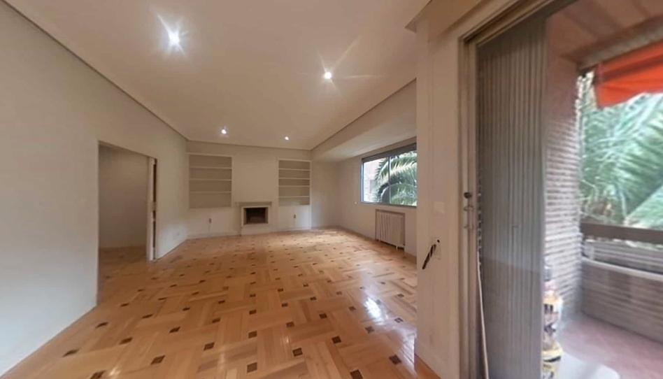 Photo 1 of Flat to rent in Avenida de Pío XII, Nueva España, Madrid