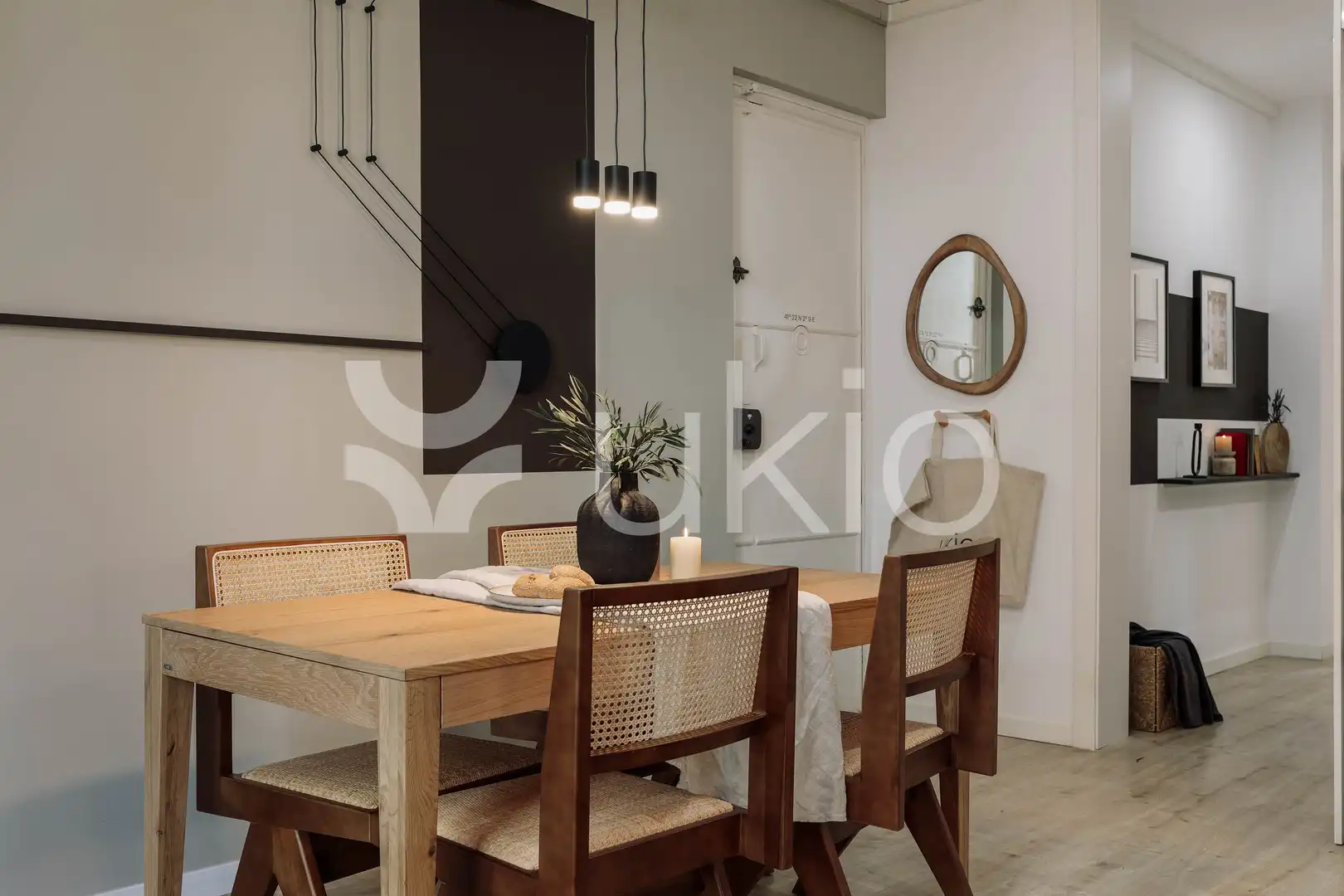 Menjador de Apartament de lloguer en Barcelona amb Aire condicionat, Calefacció i Moblat