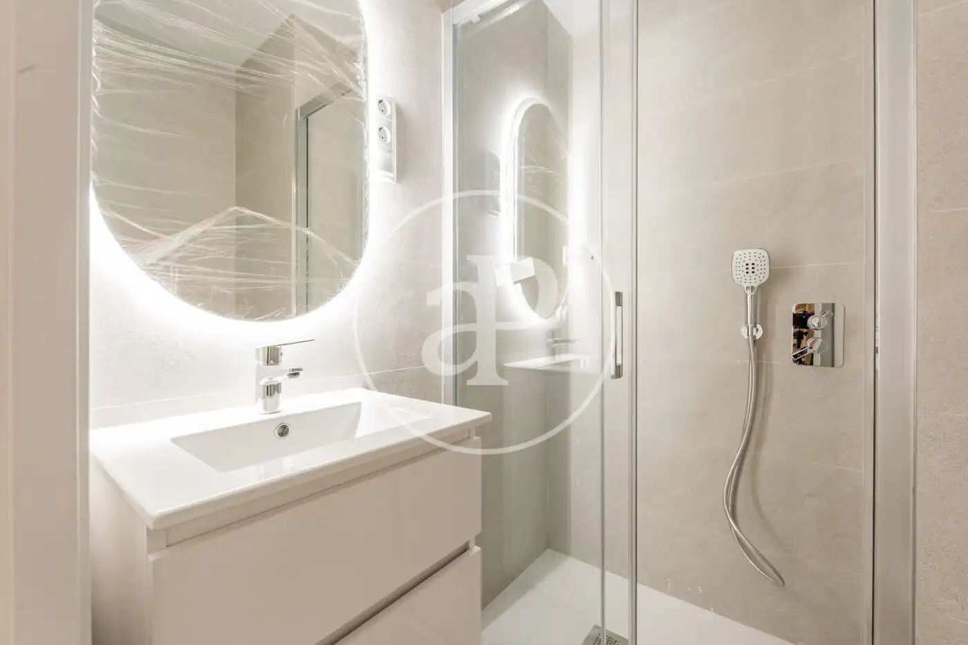 Baño de Piso en venta en Madrid con Calefacción y Amueblado